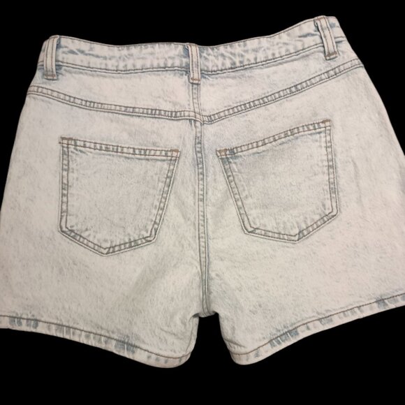 Acid Wash Denim Shorts - Picture 4 of 5